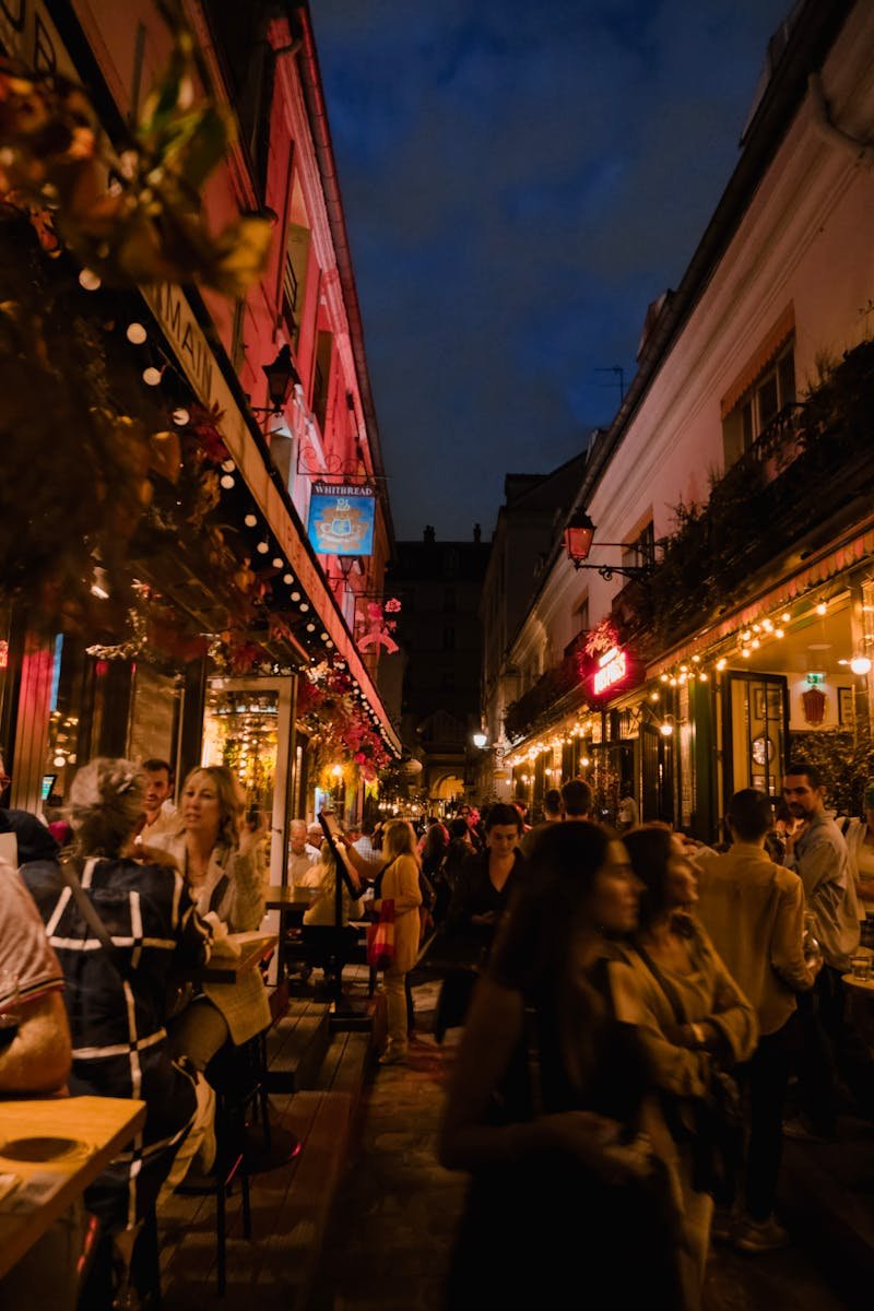 Paris Pub Crawl: Le Marais & Bastille by Night — photo 2