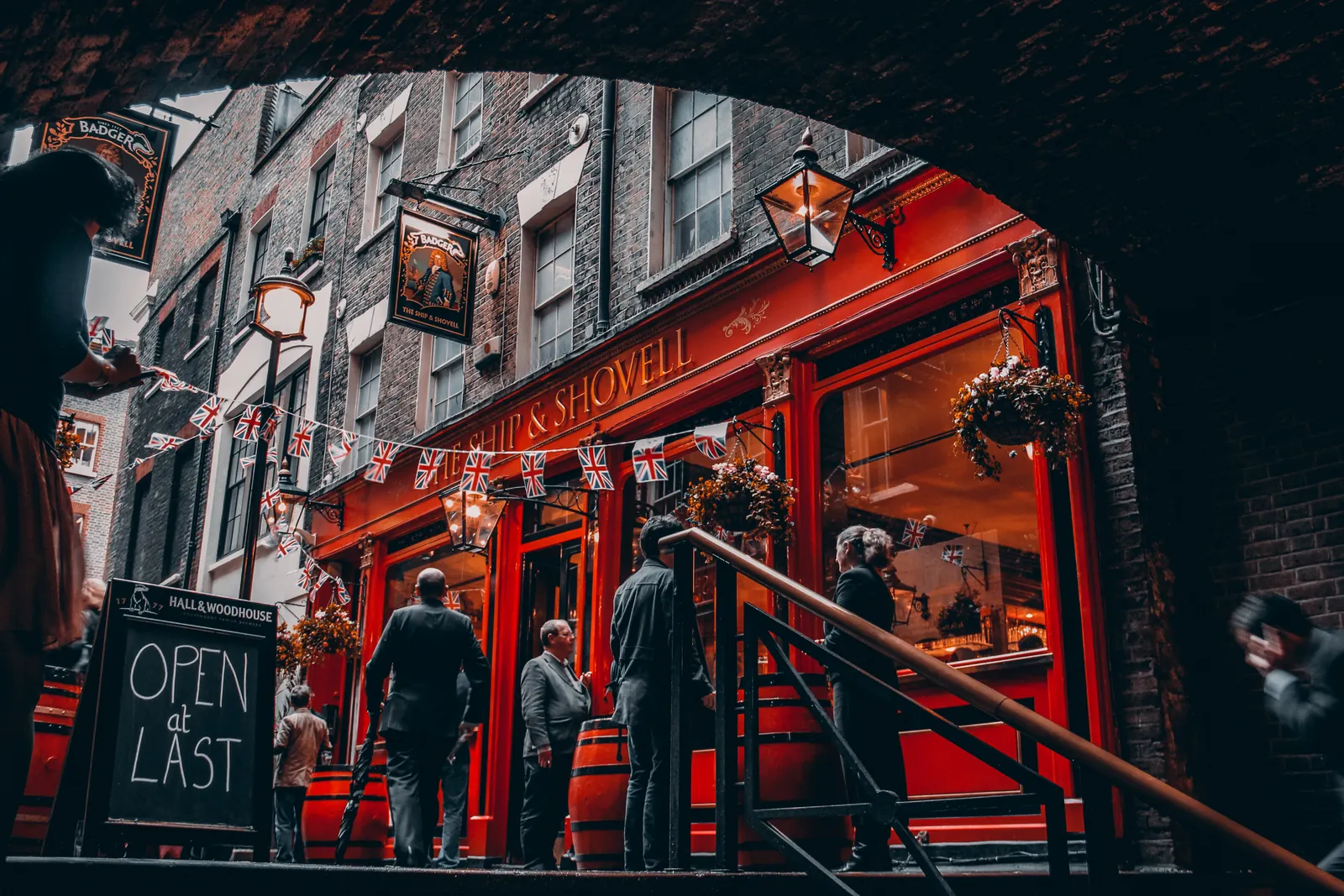 Haunted London Pub Walking Tour — photo 3