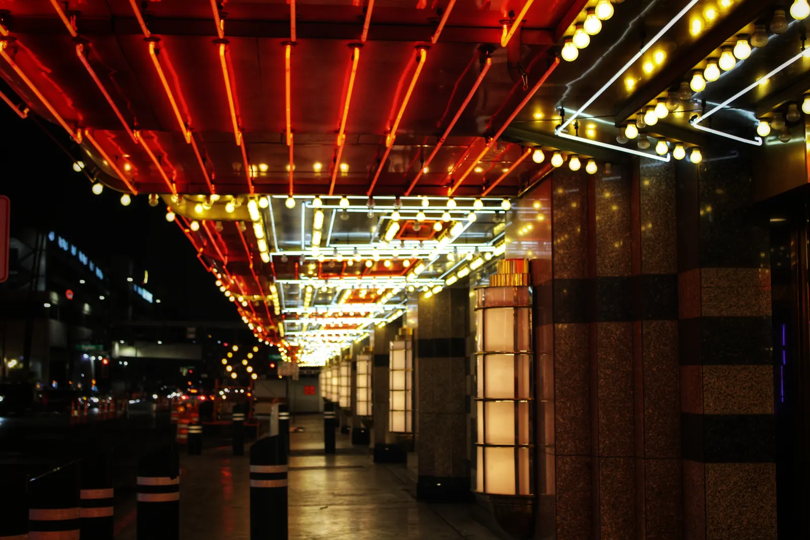 Downtown Las Vegas Bar Crawl: Fremont Street — photo 2