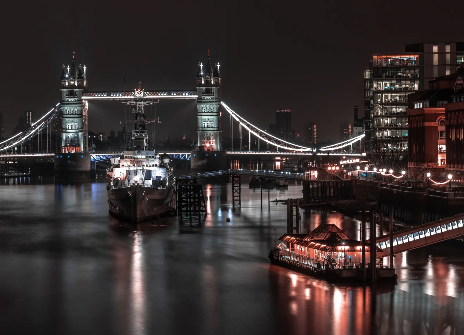 London Ghost Tour with Thames River Cruise