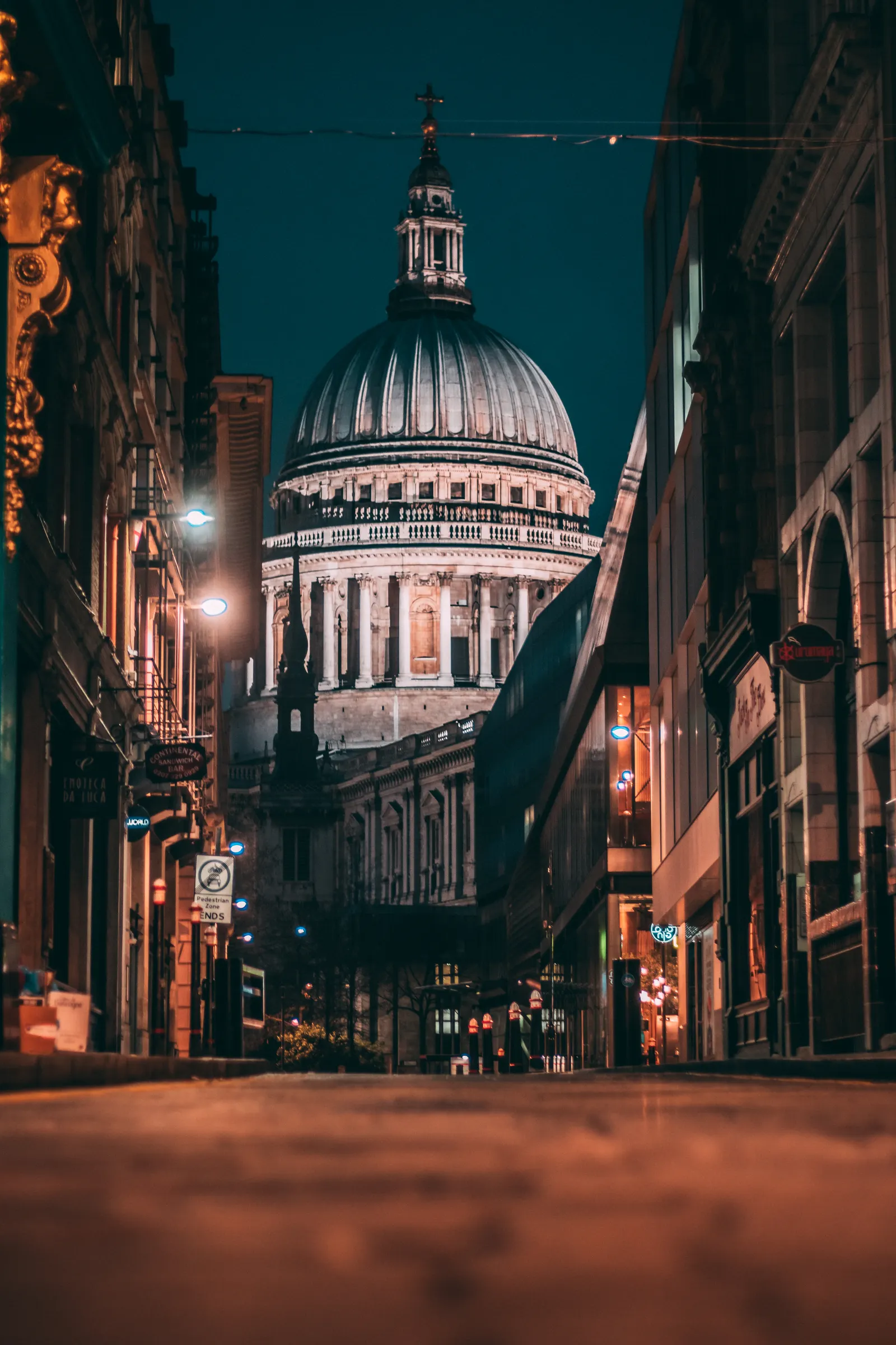 London After Dark: Night Tours & Experiences at night