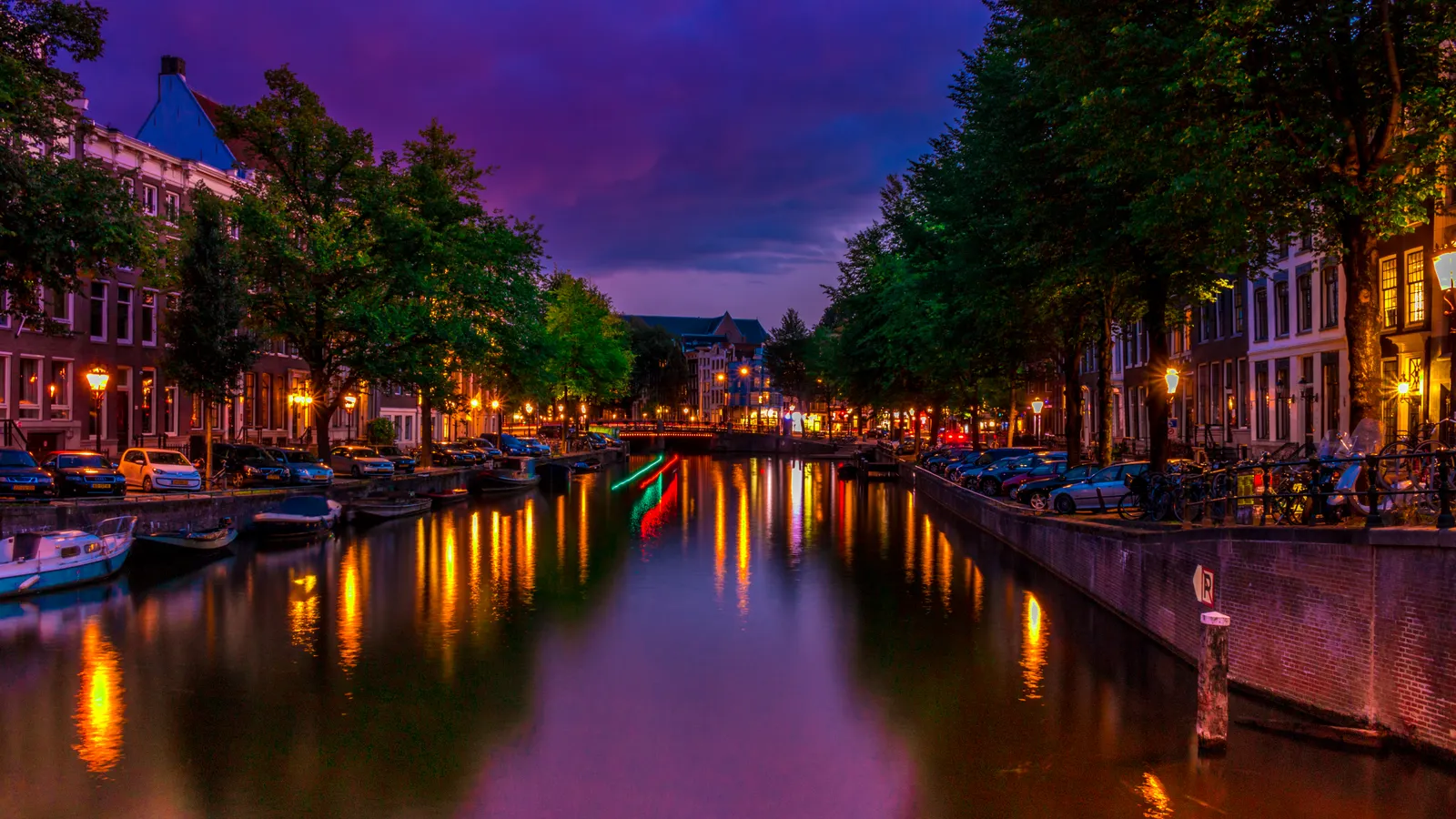 Amsterdam After Dark: Ghost & Canal Walk — photo 2