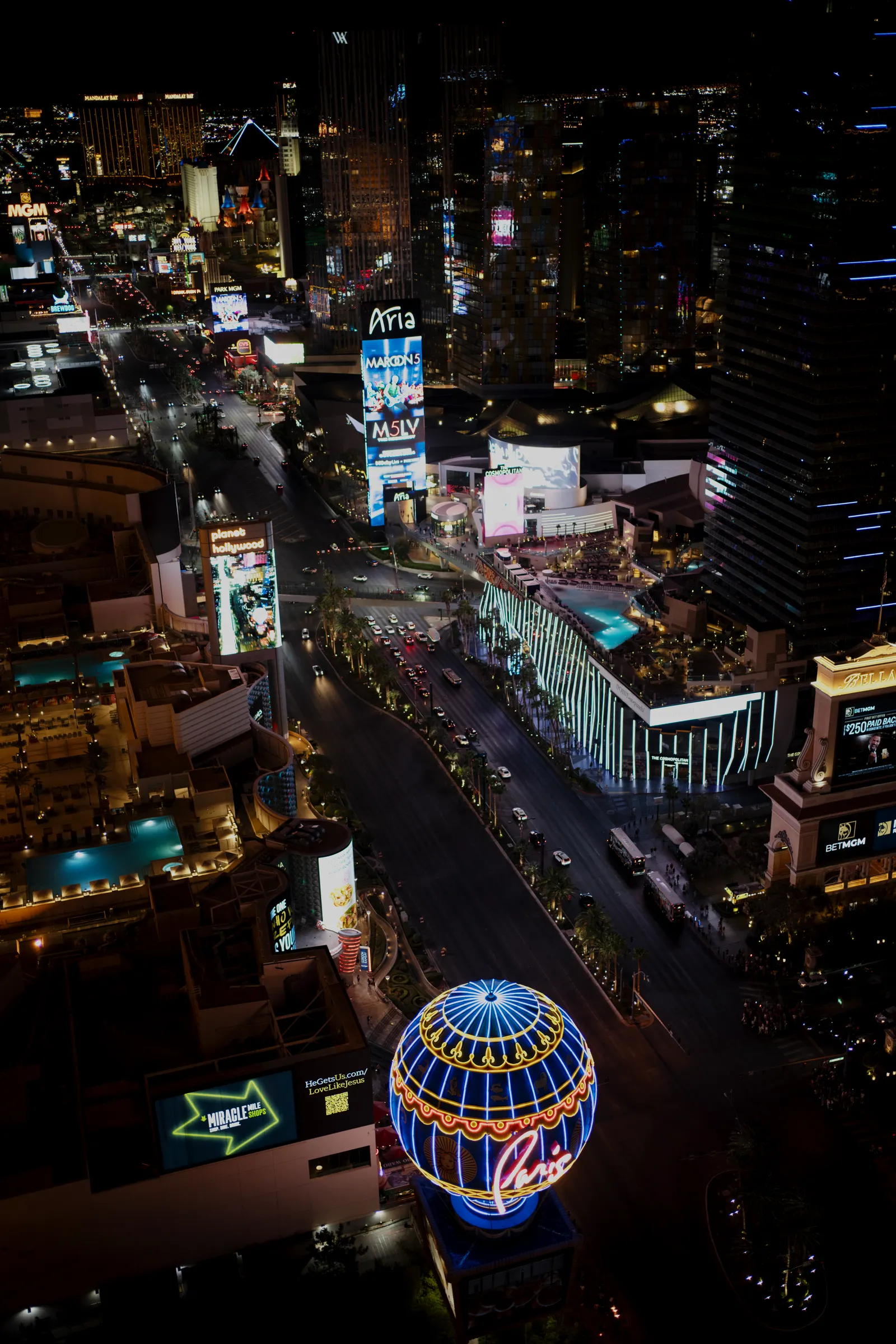 Las Vegas After Dark: Ghosts, Bars, and the Strip From Above