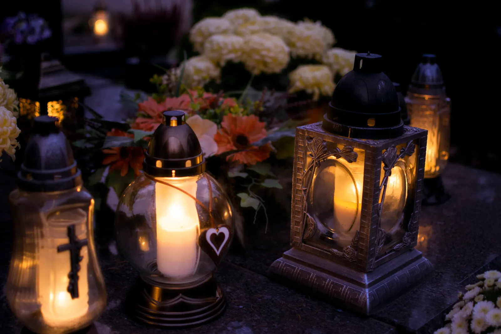 Pere Lachaise Cemetery Ghost Walk by Lantern
