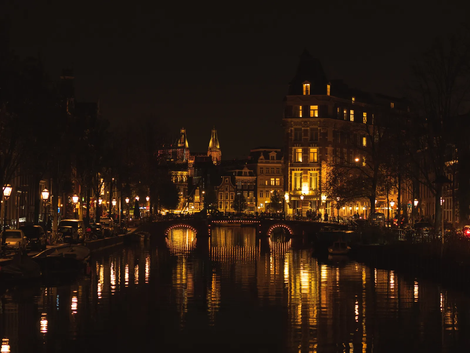 Amsterdam After Dark: Ghost & Canal Walk — photo 3