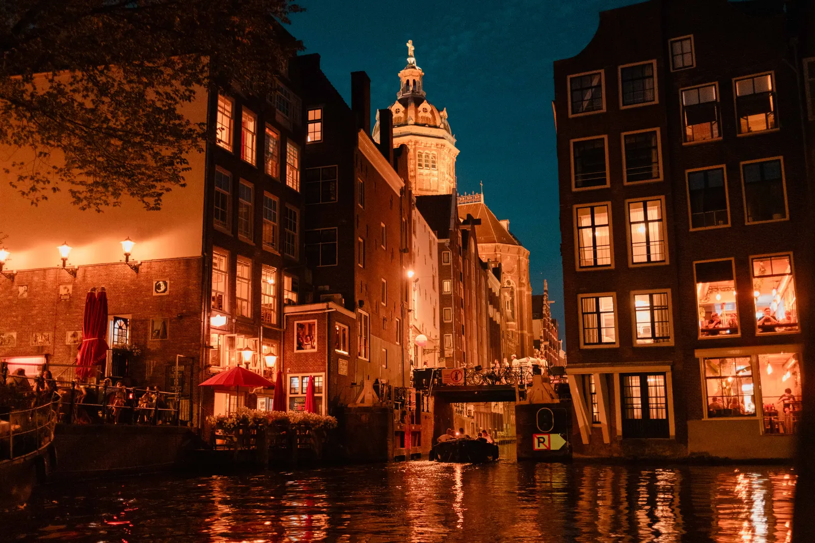 Amsterdam After Dark: Ghost & Canal Walk — photo 5