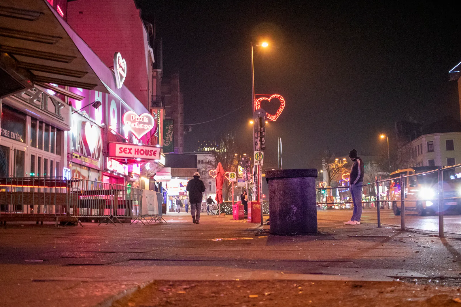Amsterdam Red Light District Evening Walking Tour — photo 5
