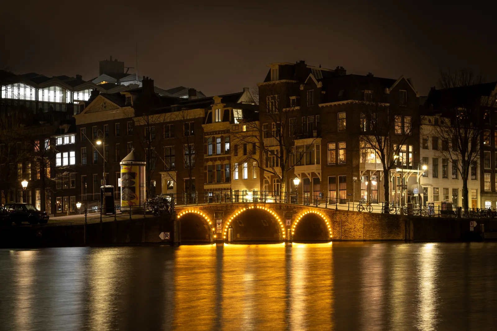 Amsterdam After Dark: Ghost & Canal Walk