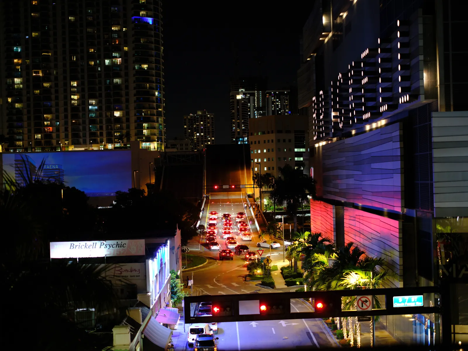 Miami Boos & Booze Haunted Pub Crawl — photo 3