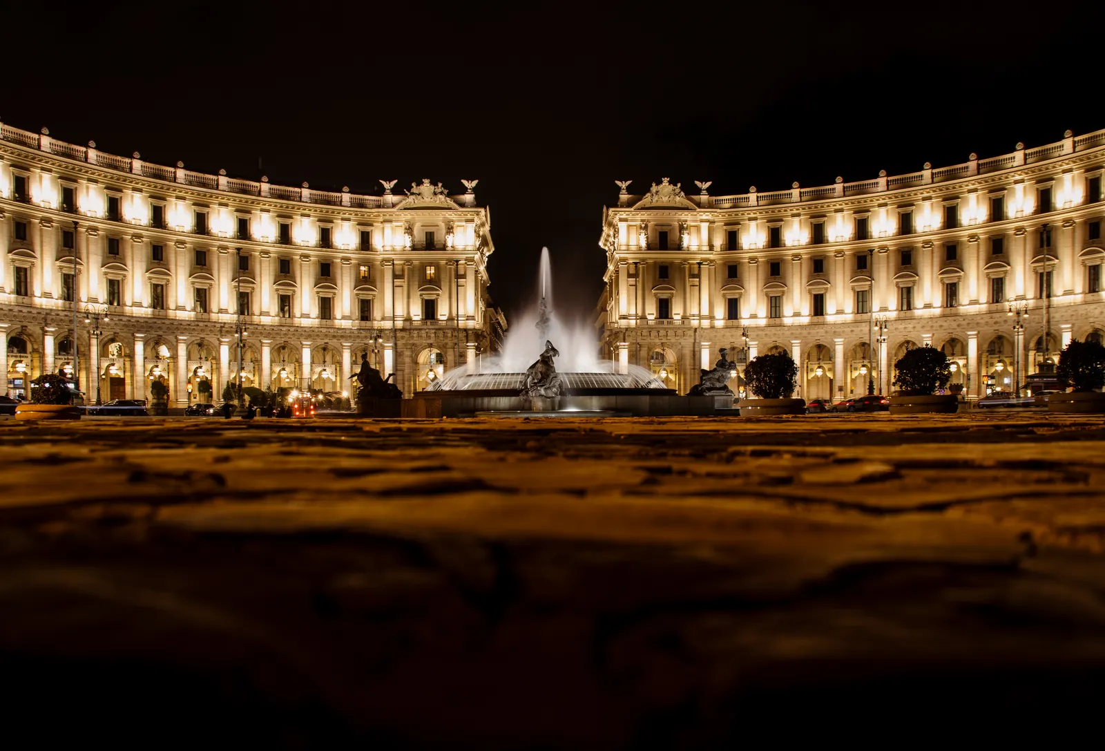 Rome After Dark: Ghosts, Myths & Hidden Piazzas