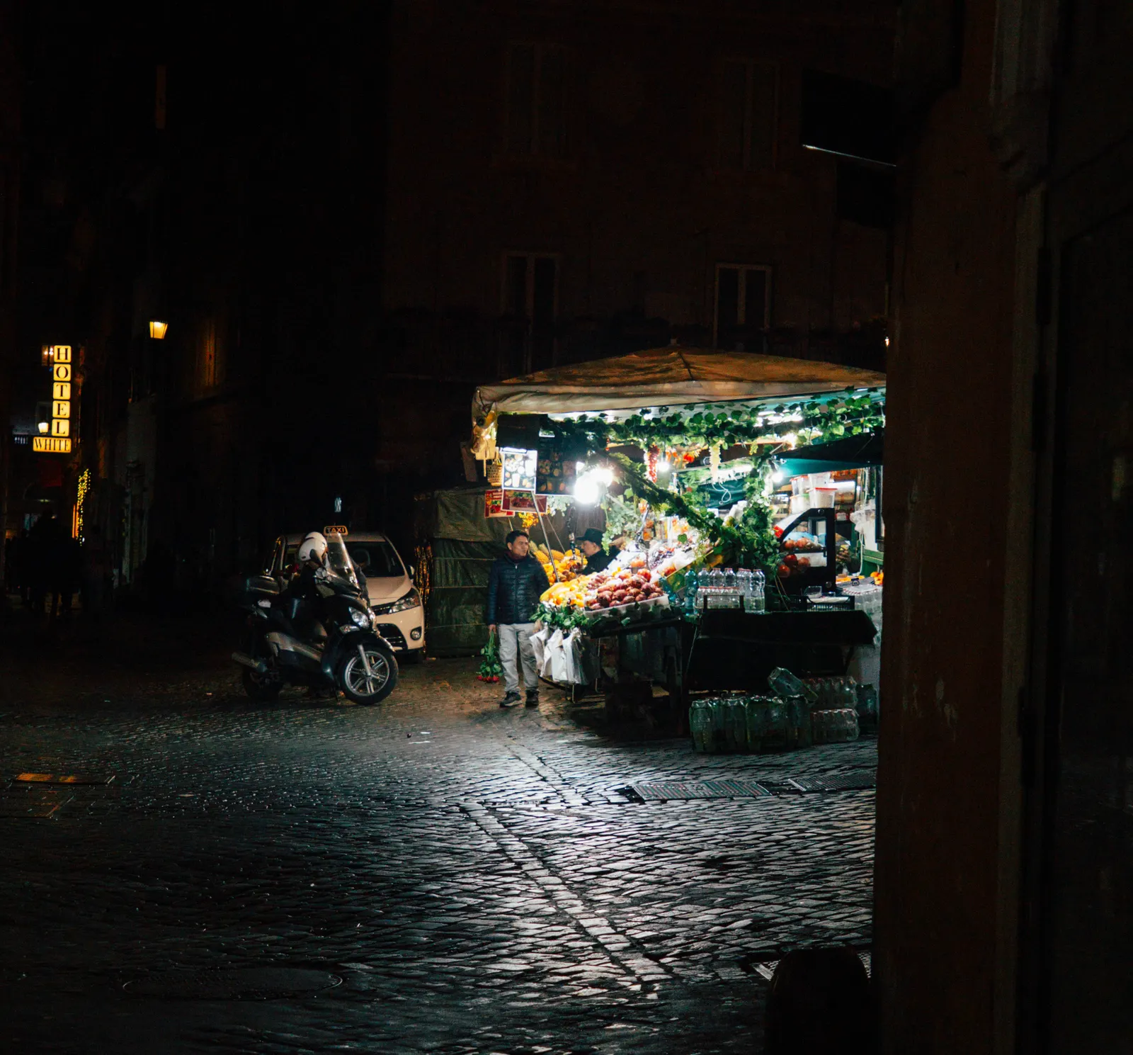 Mysteries of Rome: Haunted History Night Tour — photo 3