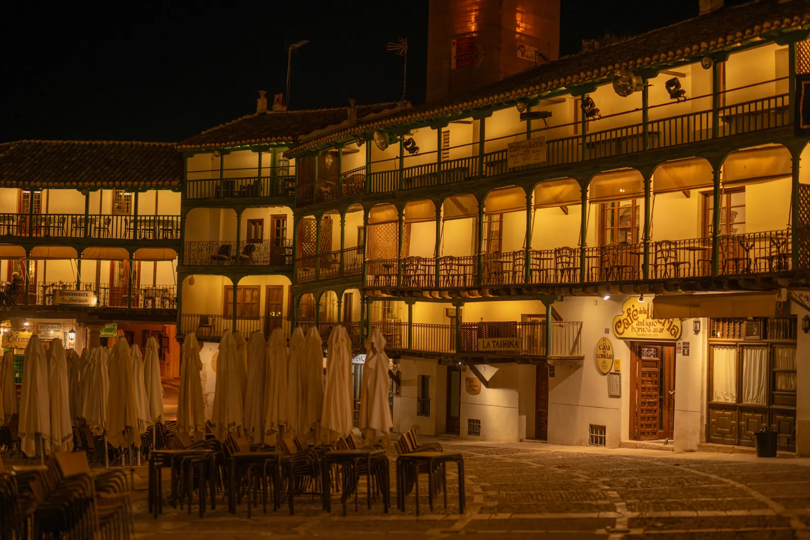 Madrid at Night: Illuminated Landmarks Walking Tour — photo 5