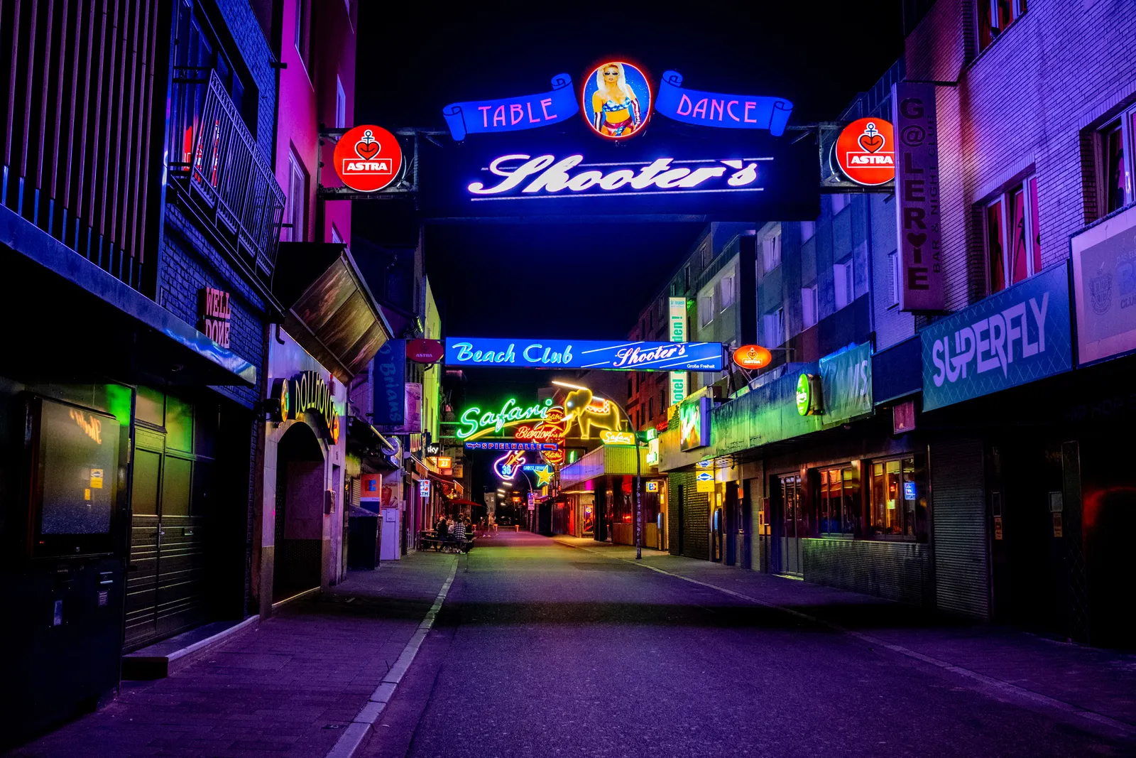 Amsterdam Red Light District Evening Walking Tour — photo 4