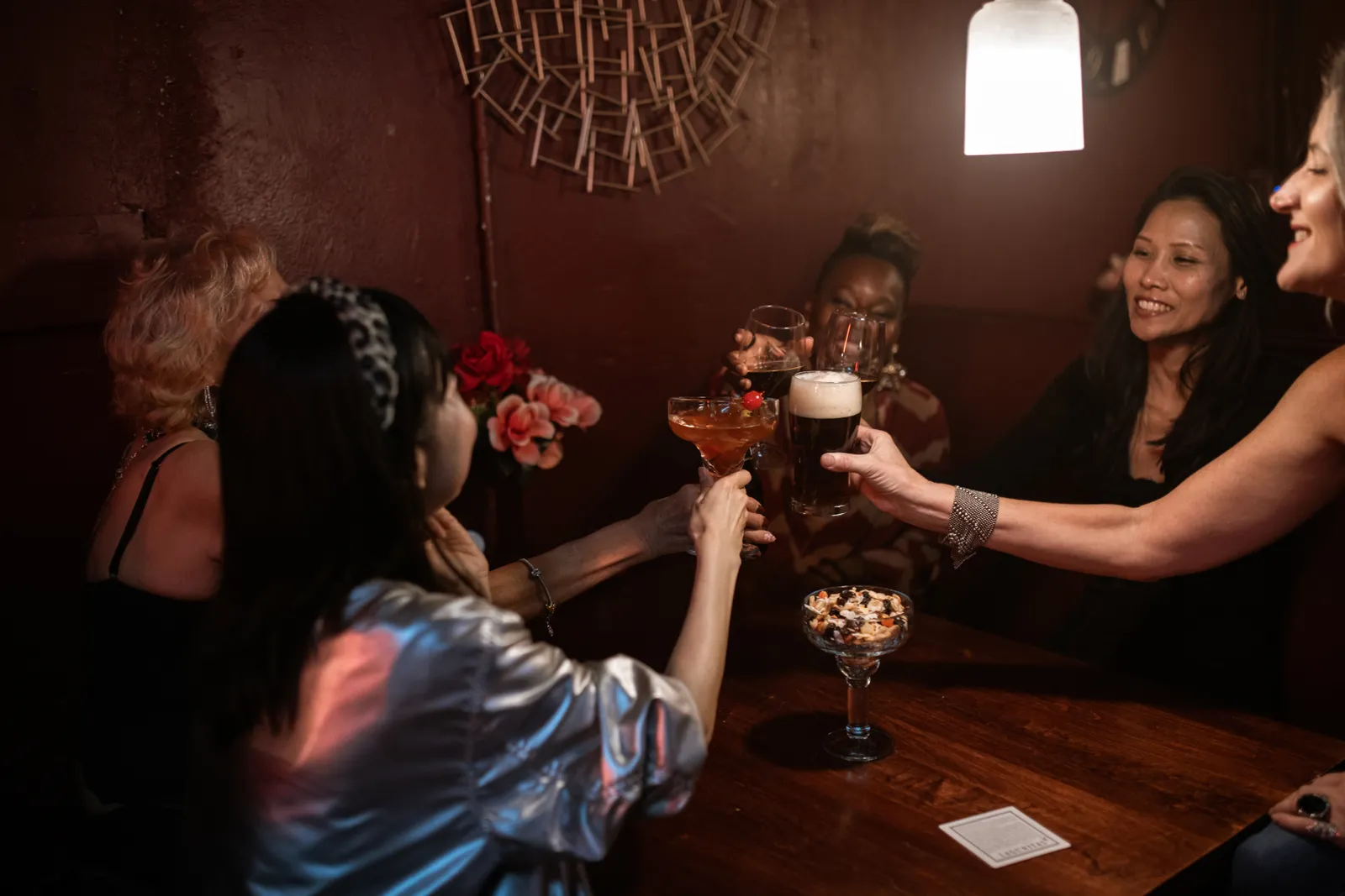 Haunted Chicago Booze & Boos Pub Crawl — photo 2
