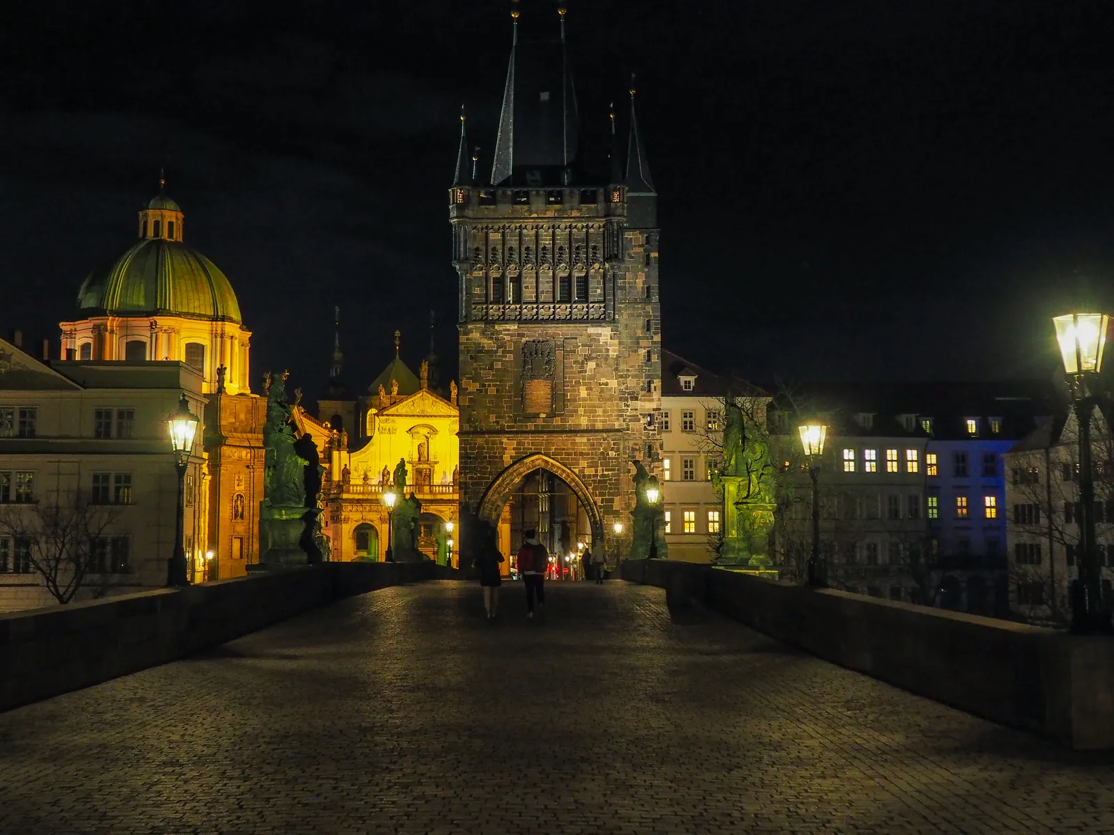 Prague Party Pub Crawl: 4 Bars & 1 Club
