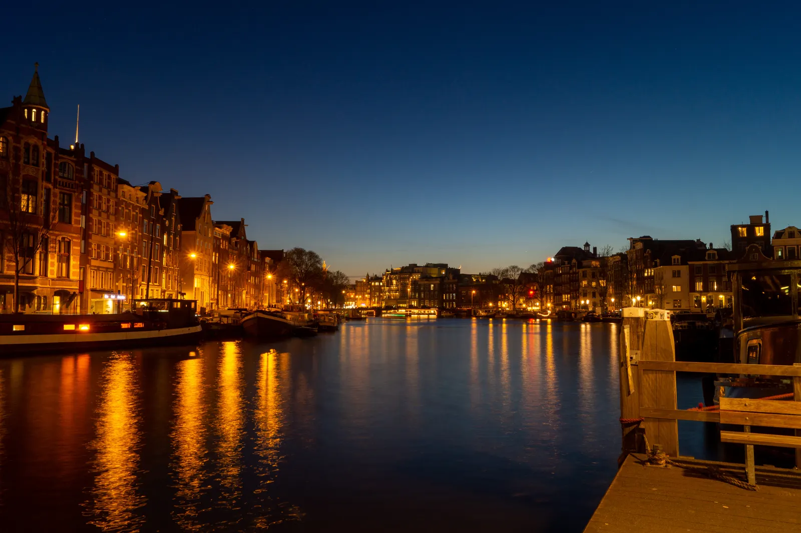 Amsterdam After Dark: Ghost & Canal Walk — photo 4